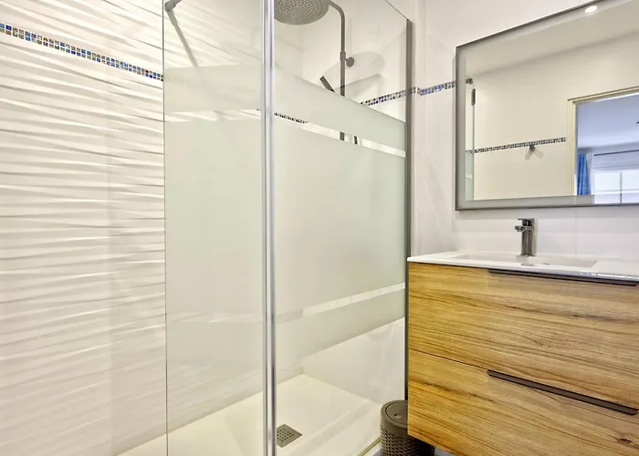 T3 Confortable A Centre Avec Loggia, Parking Et Clim, A 400m De La Plage! - Fr-1-433-120 *